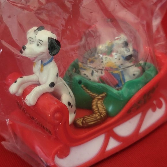 VTG McDonald’s Dalmatians Snow Globe Dome Toy Disney Dog Sledding 1996 NIB - Picture 9 of 12